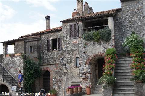 capalbio piazzetta