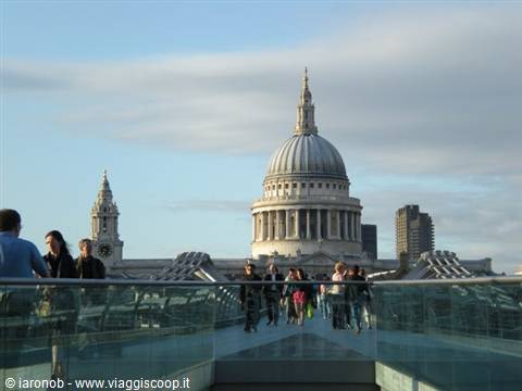 St. Paul dal Millenium Bridge