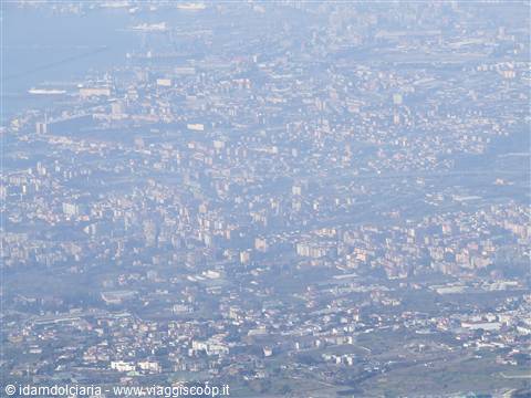 VESUVIO - Panorama di Napoli dal cono del vulcano