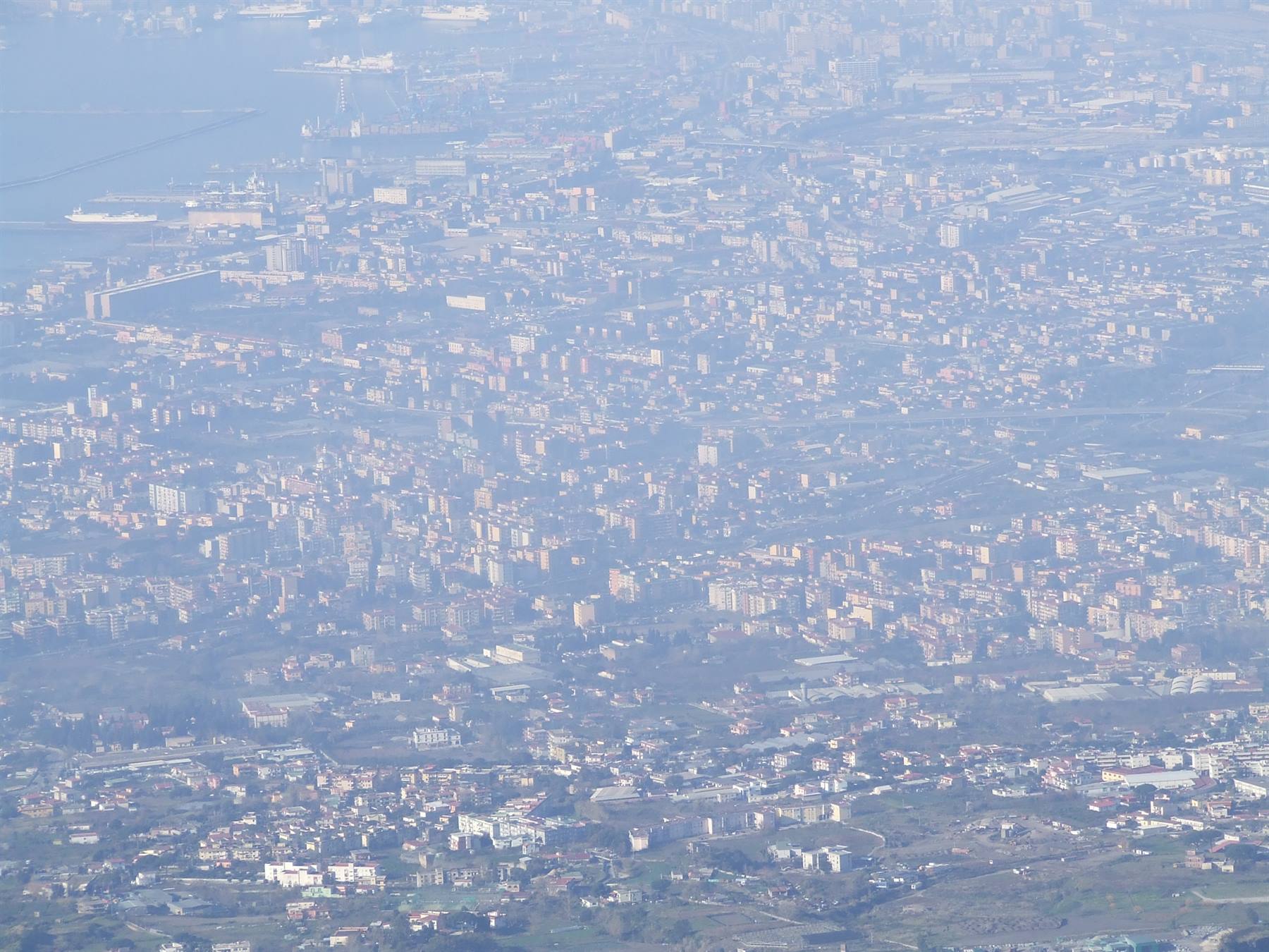 VESUVIO - Panorama di Napoli dal cono del vulcano