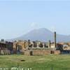 POMPEI - Il Foro e,sullo sfondo,il Vesuvio ITALIA 