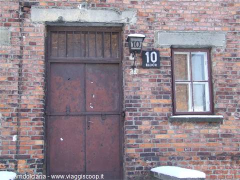 AUSCHWITZ