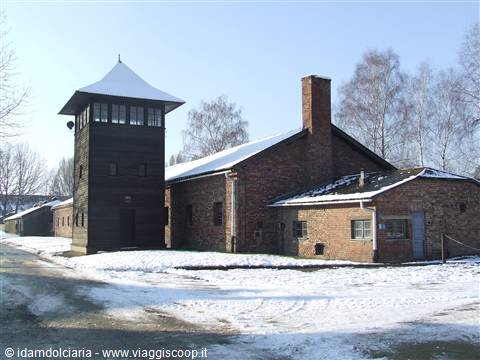 AUSCHWITZ