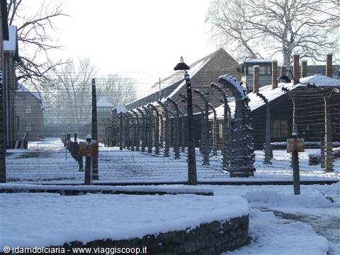 AUSCHWITZ