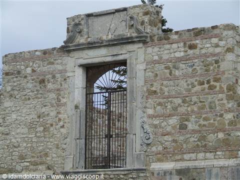 CONZA DELLA CAMPANIA - Area archeologica