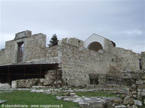 CONZA DELLA CAMPANIA - Area archeologica