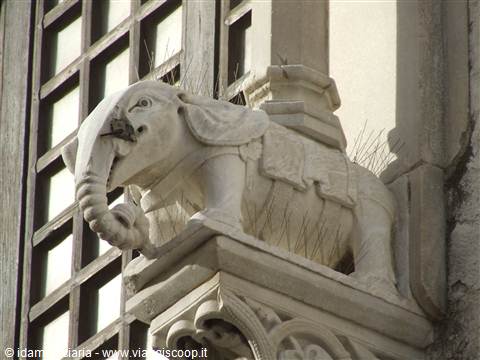 BARI - Particolare della Cattedrale
