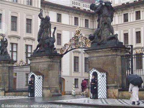 PRAGA - Ingresso al Castello