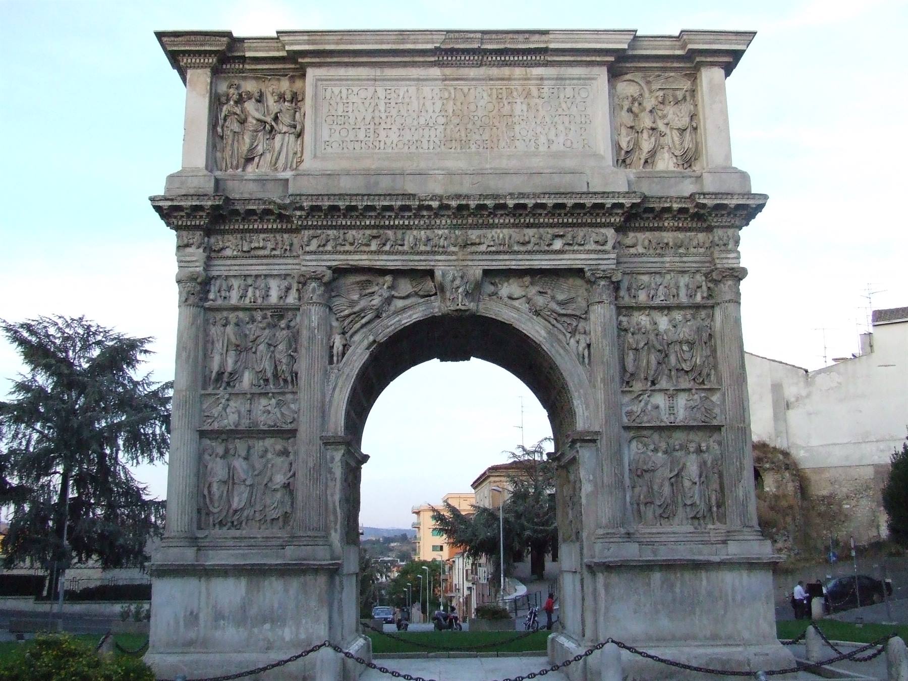 BENEVENTO - Arco di Traiano