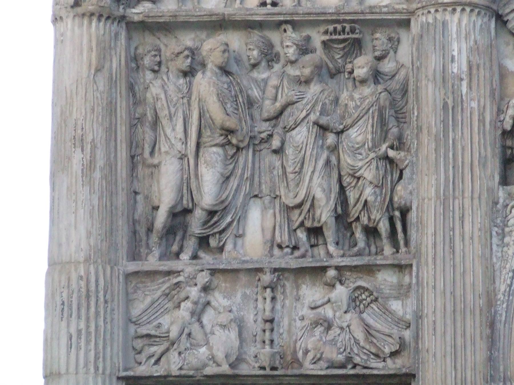 BENEVENTO - Arco di Traiano : particolare