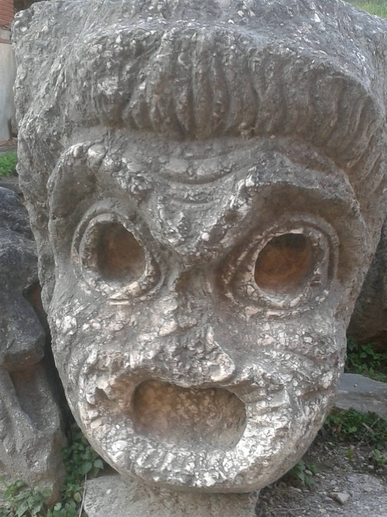BENEVENTO - Particolare al Teatro Romano