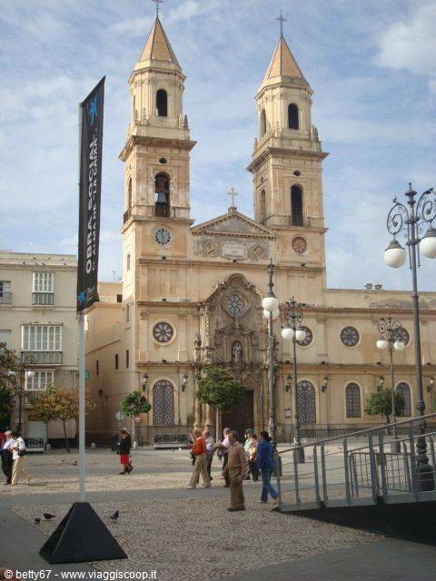 cadice plaza s.antonio