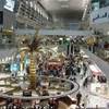 L'aeroporto di Dubai con la palma a lamine d'oro EMIRATI ARABI UNITI 