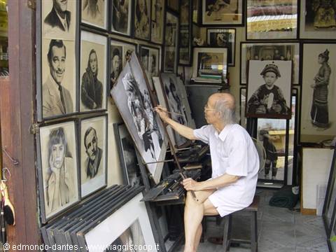 Studio di un pittore di strada a nord di Hanoi