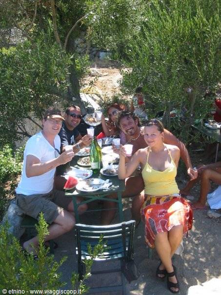sosta pranzo presso un isoletta delle Kornati