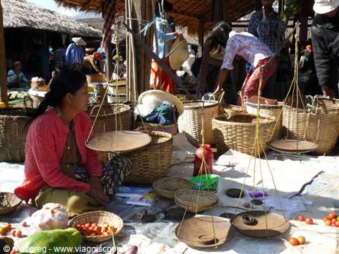 lago Inle, mercato a Inthein