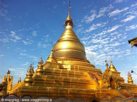 Mandalay, Kuthodaw Pagoda