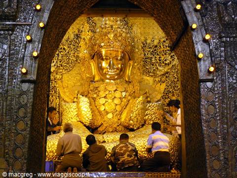 Mandalay, Mahamuni Pagoda