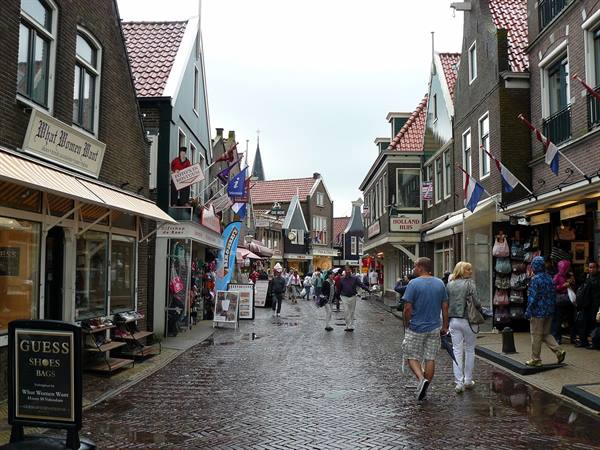 In bici tra Edam, Volendam e Marken