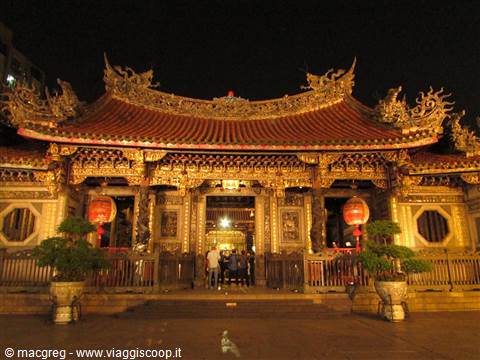 Longshan Temple 