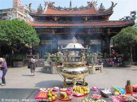 Longshan Temple