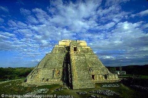 Uxmal, Piramide Indovino