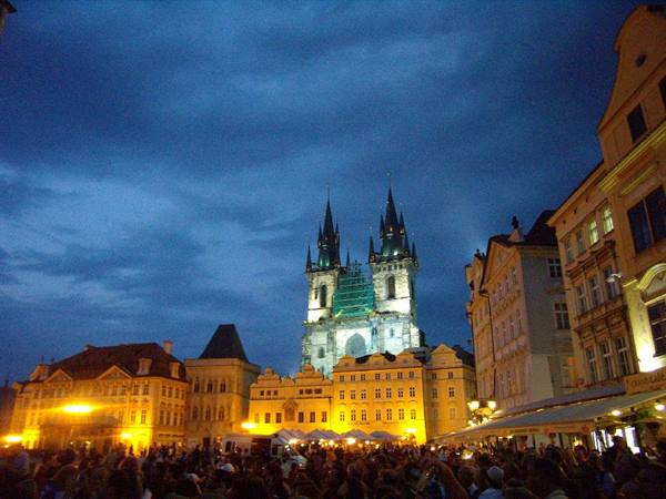 Praga notturna