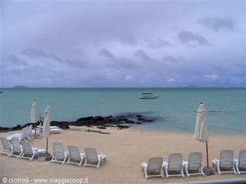 la spiaggia del villaggio