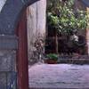 Portale in pietra lavica della Casa del Nespolo ITALIA 