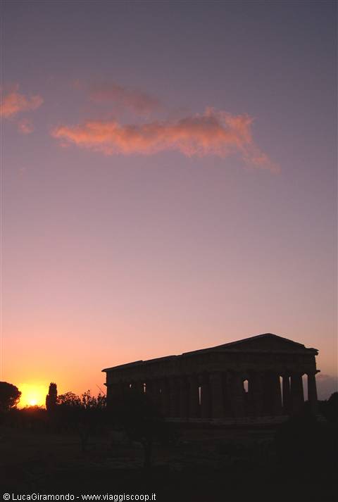 Tramonto a Paestum