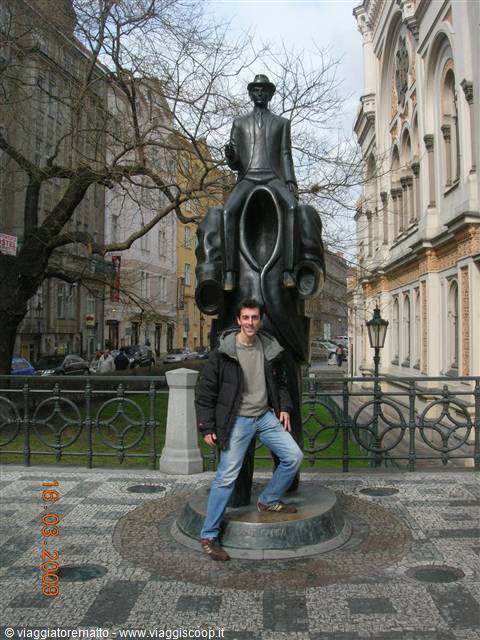 Praga - statua di Kafka