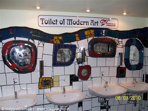 Vienna - Hundertwasserhaus bagni
