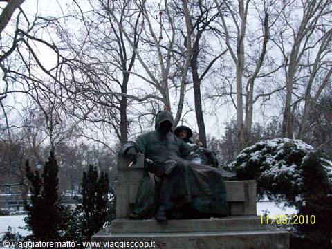 Budapest - statua Anonimo
