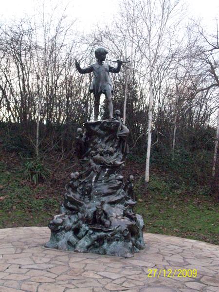 Londra - statua di Peter Pan in Kensington Gardens