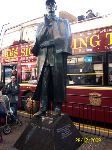 Londra - statua di Sherlock Holmes