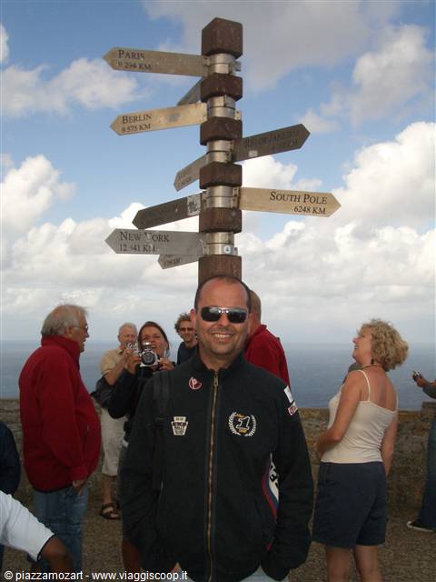 in cima al capo