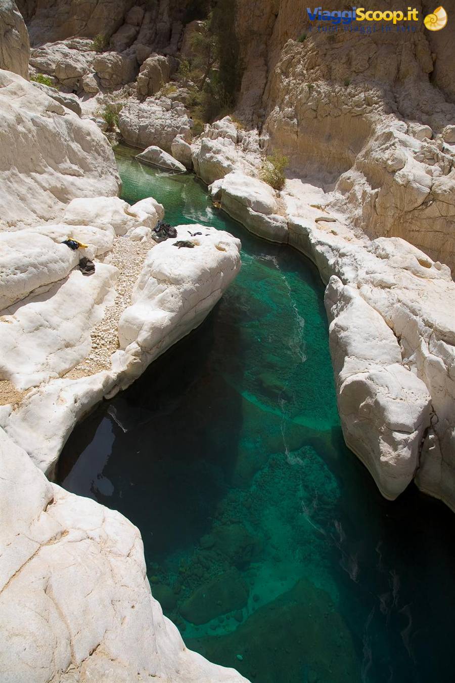 piscina nel deserto