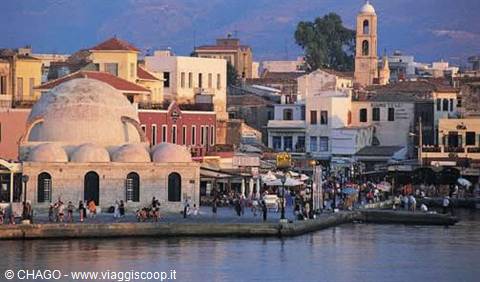 vista della moschea di Chania