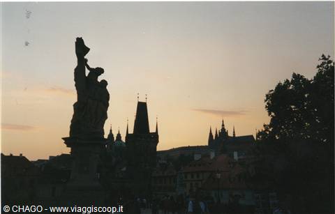 Praga al tramonto