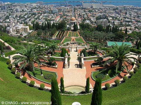 stupenda vista di Haifa dai bellissimi giardini Bahai