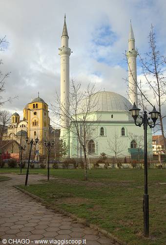 moschea e chiesa ortodossa a Ferizaj