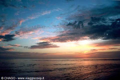 tramonto sul mar rosso