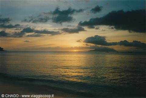 tramonto a Beau Vallon