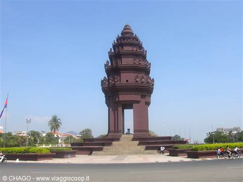 monumento all'indipendenza a Phom Phen