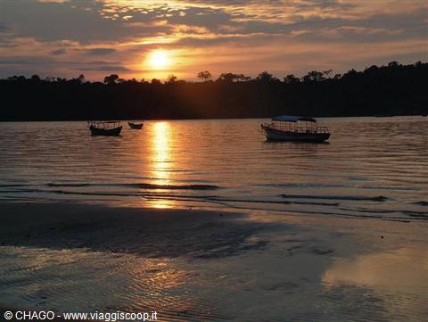 tramonto sul mare cambogiano