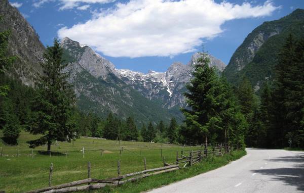 panorama della valle del fiume Soca