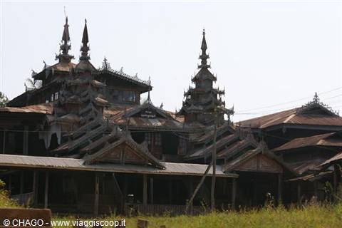 pagoda di legno a Inle