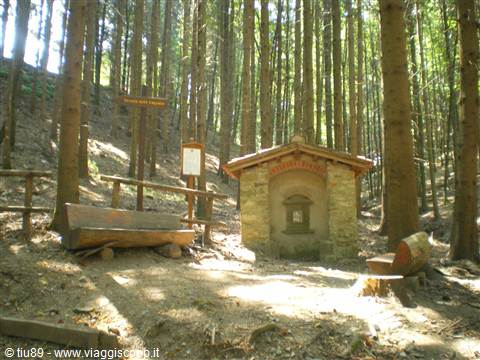 cappella nella foresta di Vallombrosa