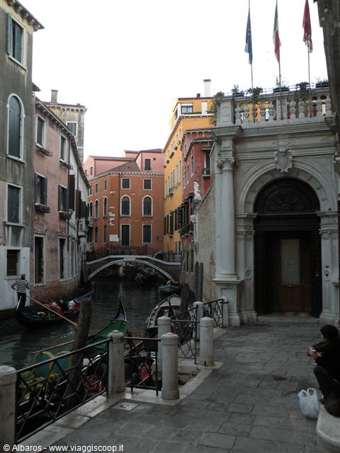 canale e ingresso della Foresteria Valdese