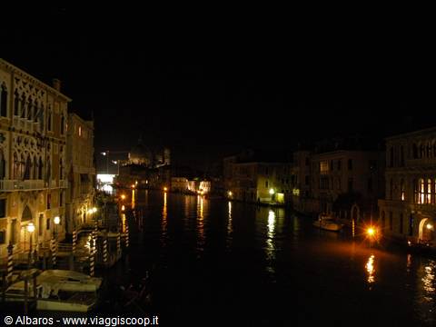 Canal Grande alla sera, dal ponte dell'Accademia verso La Dogana